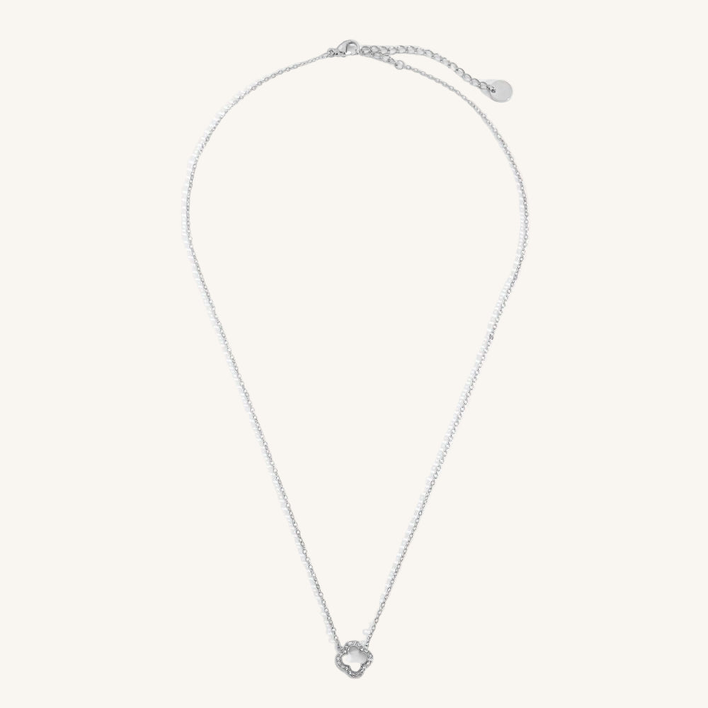 Goldene Edelstahlkette mit 3D-Kleeblattanhänger und funkelndem Schliff.