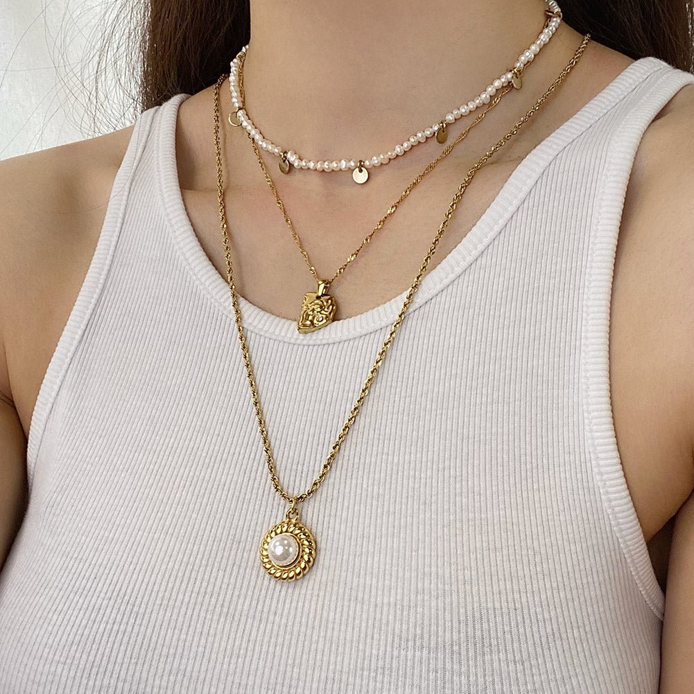 Goldene Edelstahlkette mit feiner Struktur und klassischer Eleganz von Juwejé