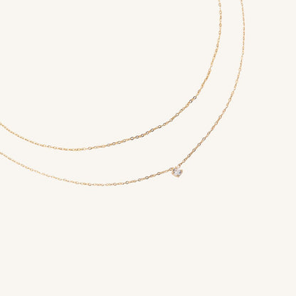 Zweilagige Kette inspiriert vom Sternenlicht – dezent, feminin und luxuriös in jedem Detail