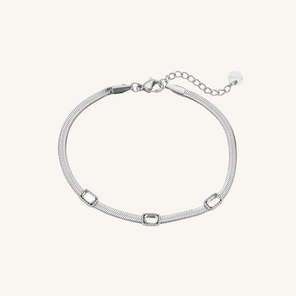 Silbernes Edelstahlarmband mit rechteckigen Glanzelementen von Juwejé.