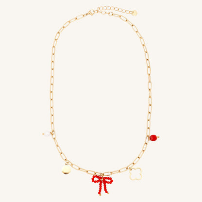 Goldene Edelstahlkette mit feinen Charms und zartem Glanz von Juwejé