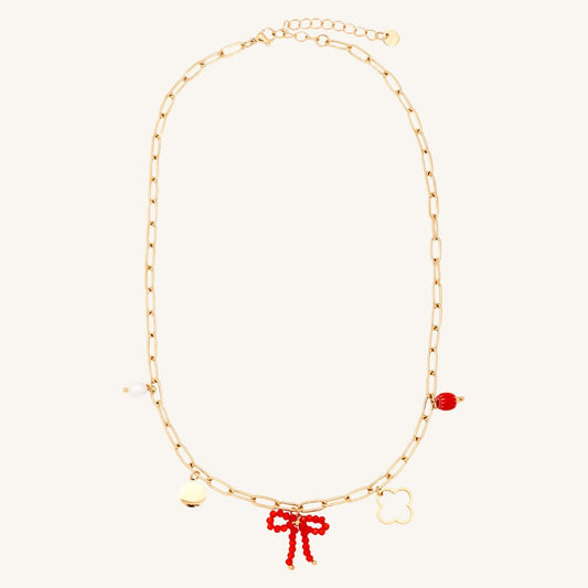 Goldene Edelstahlkette mit feinen Charms und zartem Glanz von Juwejé